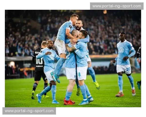 蓝色火焰与金色荣耀：索尔纳与马尔默的斯堪的纳维亚足球史诗